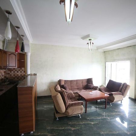 Makvalas Apartment In Batumi Centre Buitenkant foto