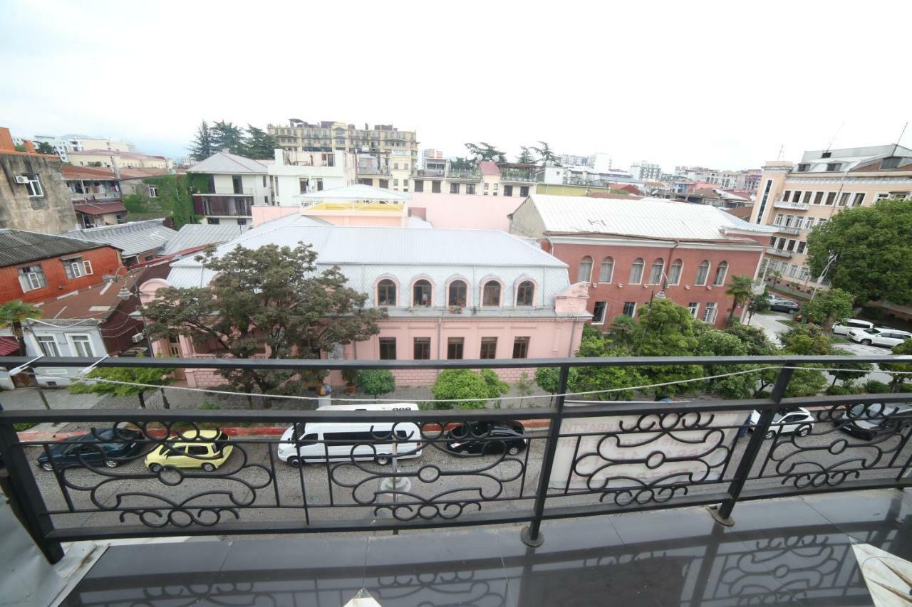 Makvalas Apartment In Batumi Centre Buitenkant foto